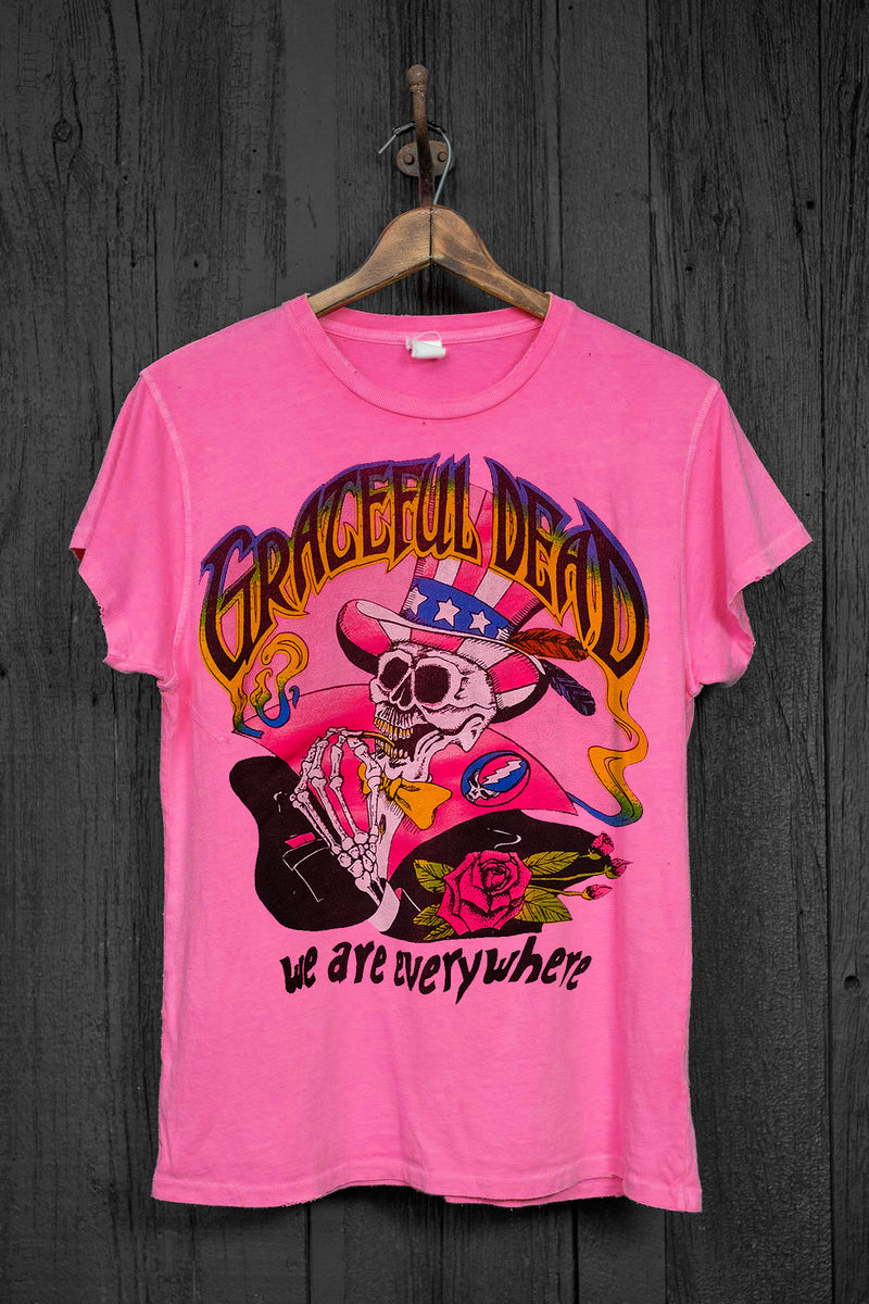 MadeWorn Women's Grateful Dead Skull & Roses T-Shirt Offedium
