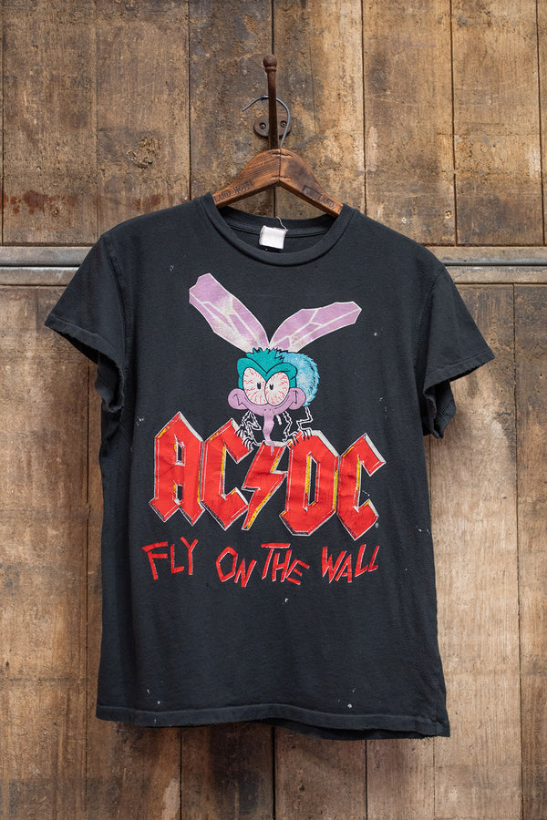 AC/DC TRAPPED LIKE A FLY ON THE WALL