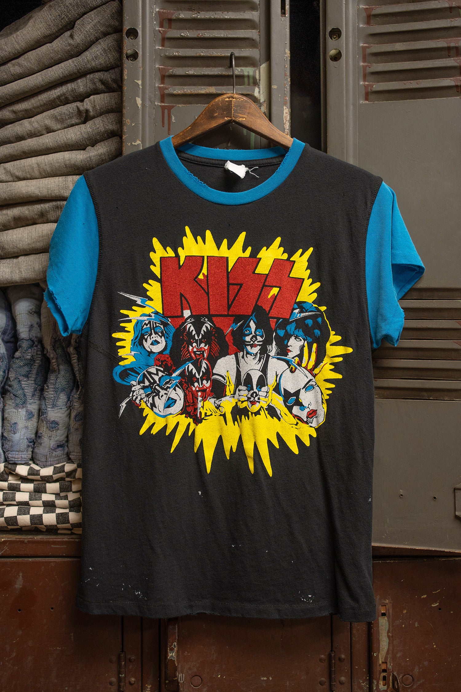 【MADE WORN/メイドウォーン】 The Kiss S/S Tシャツ MADE WORN/メイドウォーン】 The Kiss S/S Tシャツ - メルカリ