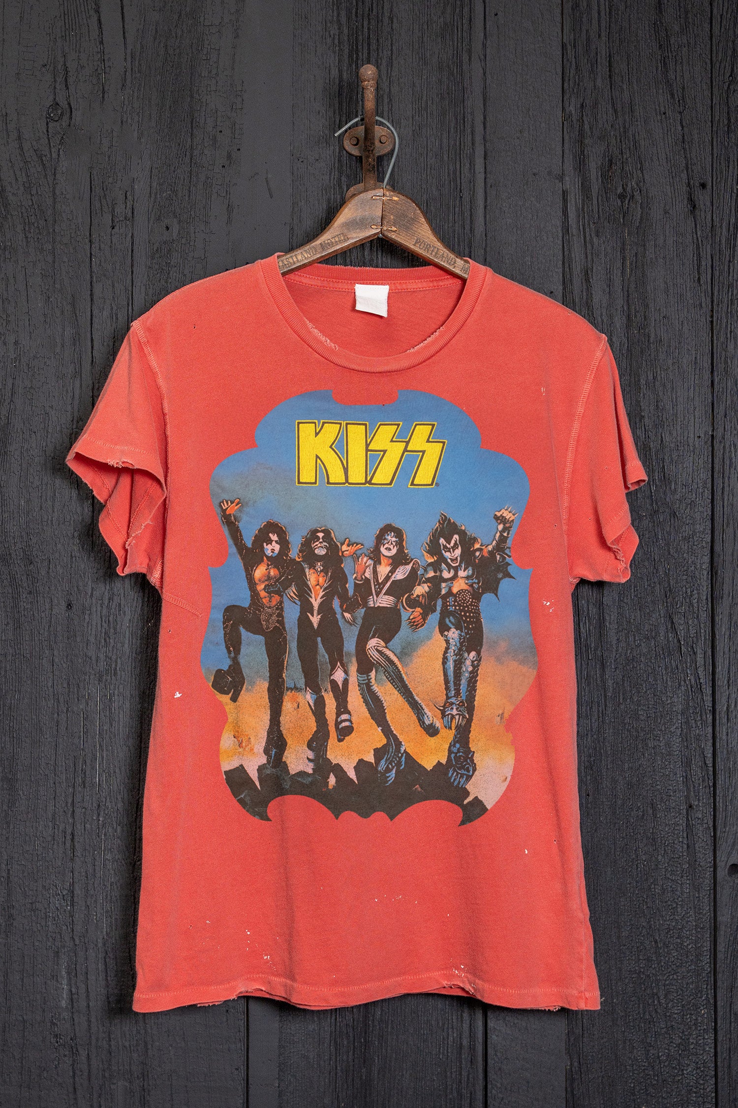 KISS CRAZY CRAZY NIGHTS – MadeWorn