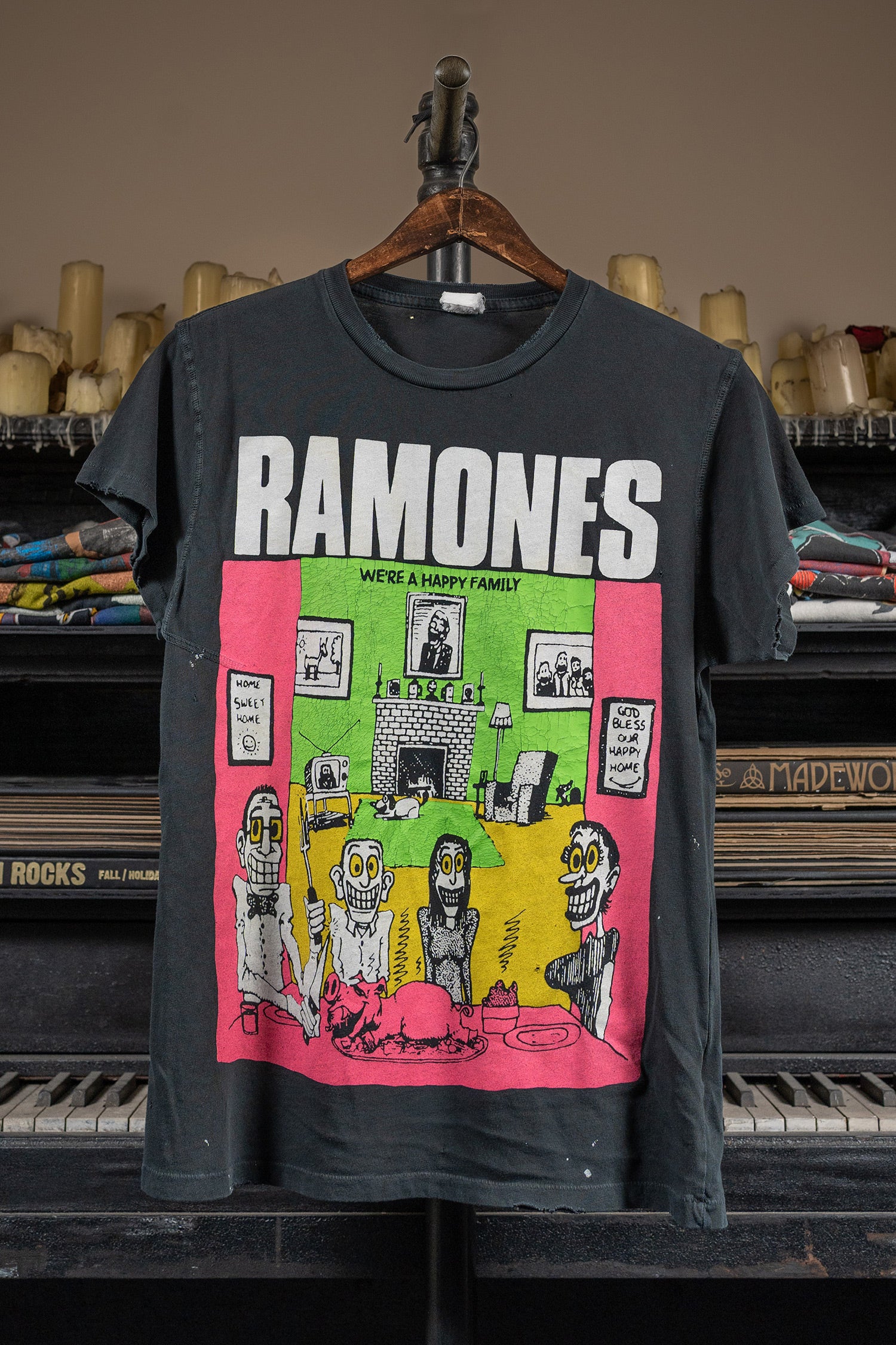 MADE WORN The Ramones S/S Tシャツ RAMONES HAPPY HOME – MadeWorn